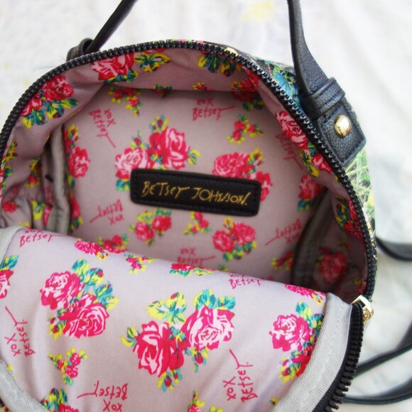 Betsey Johnson Dog/Puppy Floral Multicolor Mini Backpack NWOT! - Picture 9 of 10